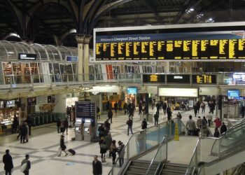 Strajki UK – co nas czeka na święta? Czy będą kursowały pociągi? [NASZ RAPORT] 