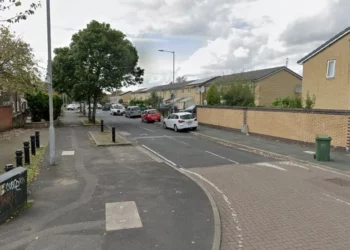 Nastoletni chłopiec poważnie ranny w wyniku ataku nożem w Manchesterze