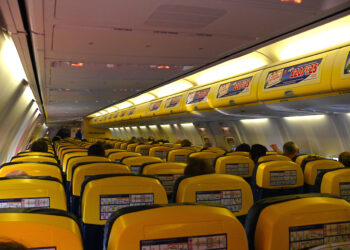 Ryanair wprowadza rewolucyjne zmiany dla podróżnych: nowe zasady bagażu i odprawy