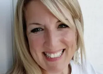 Świat staje na głowie! Matka zatrzymana przez policję za… odebranie córkom iPadów?!